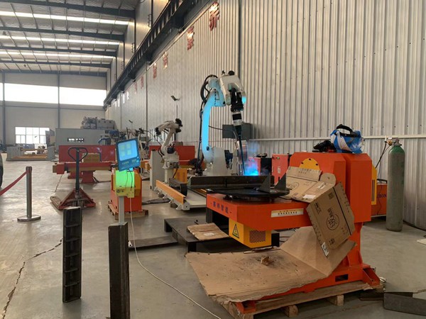 大型鈑金件自動焊接設(shè)備的工作原理 自動焊接設(shè)備圖片