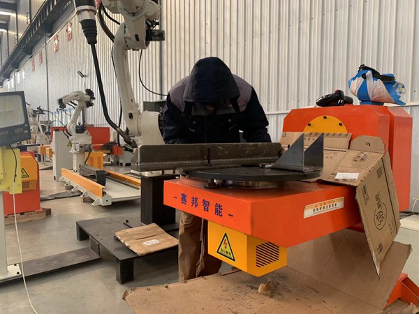焊接變位機(jī)轉(zhuǎn)盤的作用 賽邦智能的焊接變位機(jī)圖片