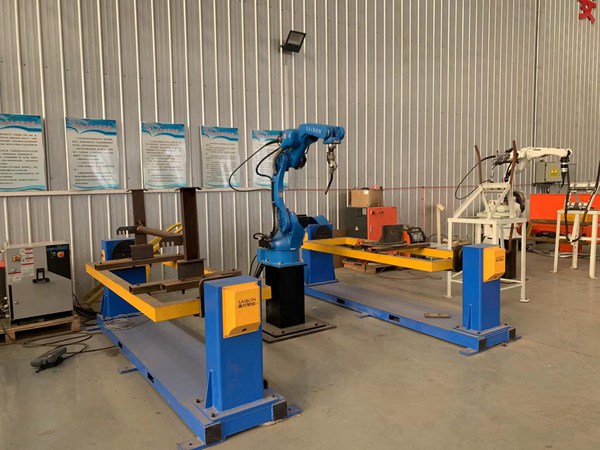 青島賽邦生產(chǎn)的自動焊接設(shè)備