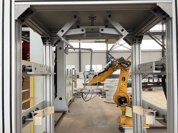 青島賽邦生產(chǎn)的搬運(yùn)機(jī)器人生產(chǎn)線展示