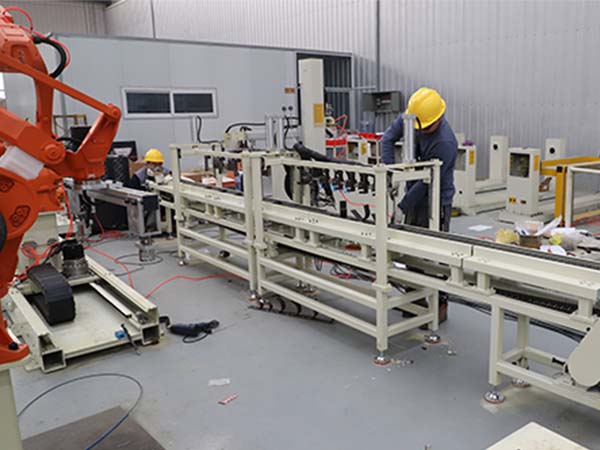 焊接機(jī)器人生產(chǎn)線多種傳感器解放工人的勞動力 焊接機(jī)器人生產(chǎn)線多種傳感器解放工人的勞動力