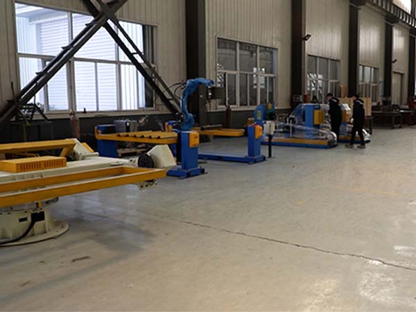 自動焊接設(shè)備緊湊的結(jié)構(gòu)實現(xiàn)靈活配合 自動焊接設(shè)備緊湊的結(jié)構(gòu)實現(xiàn)靈活配合