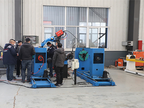 機(jī)器人激光焊接機(jī)重復(fù)動(dòng)作精度較高 機(jī)器人激光焊接機(jī)重復(fù)動(dòng)作精度較高