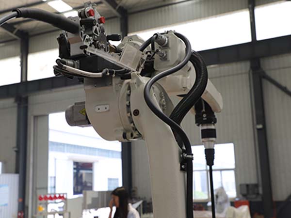全自動焊接機器人可以應(yīng)用到哪些行業(yè)？