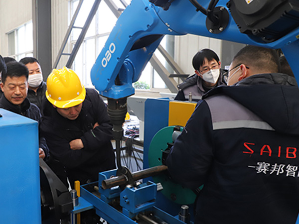 全自動(dòng)激光焊接機(jī)器人介紹