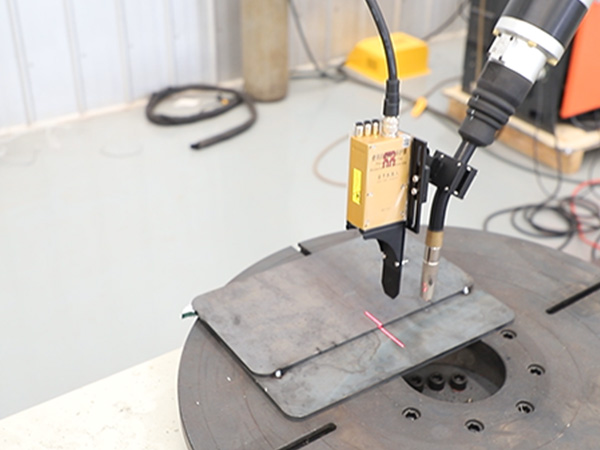 自動化焊機自動尋縫的工作過程