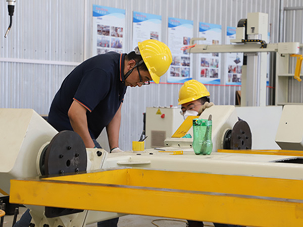 焊接變位機(jī)的特點 焊接變位機(jī)的特點