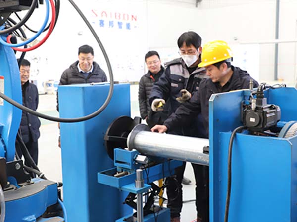 購買工業(yè)焊接機器人注意事項